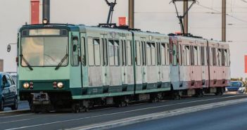 Bonn glänzt mit herausragender ÖPNV-Abdeckung und (Foto: AdobeStock - majonit 241001563)